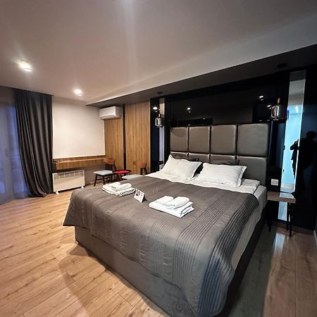 Garden Lounge Hotel エレバン エクステリア 写真