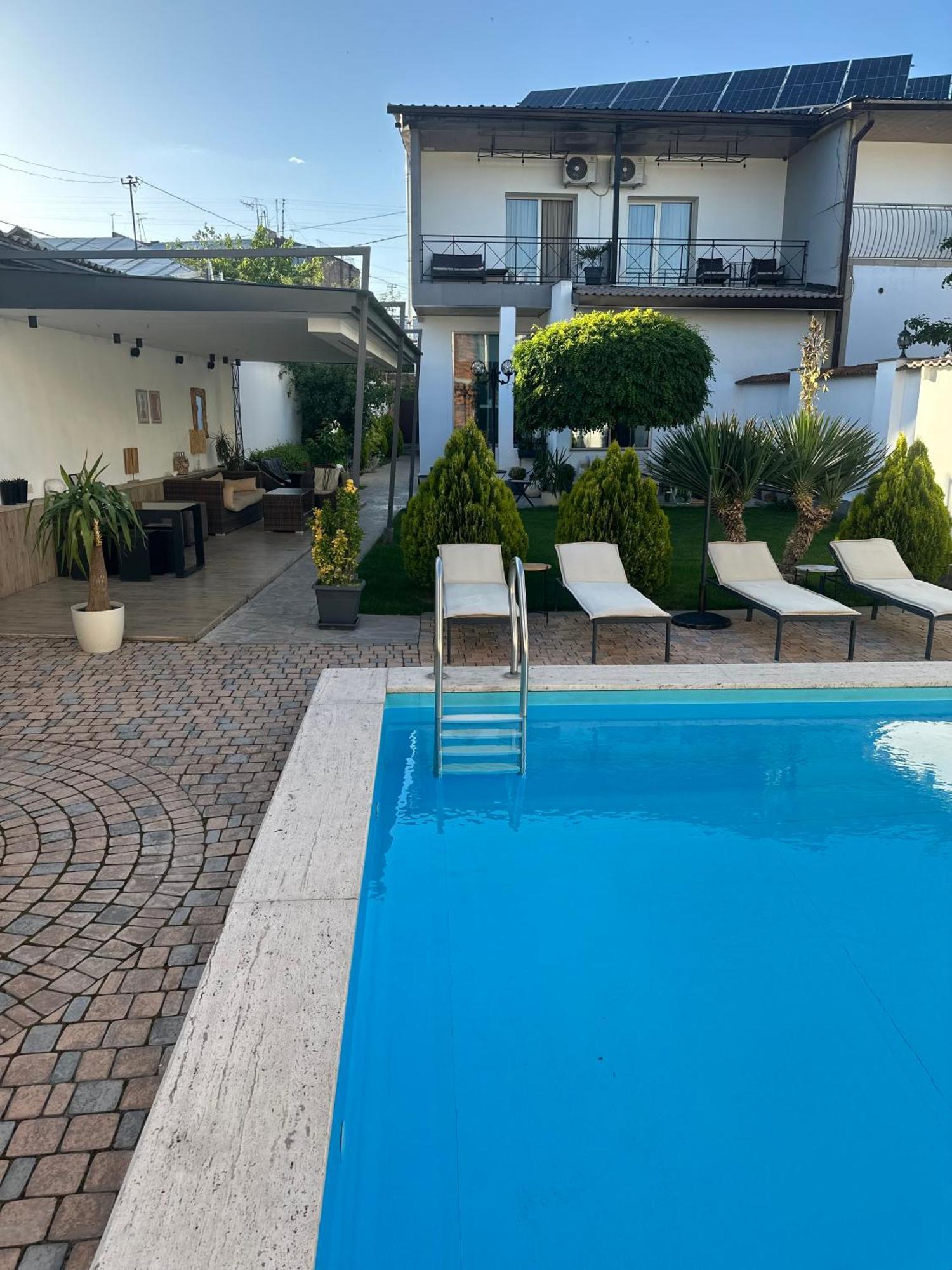 Garden Lounge Hotel エレバン エクステリア 写真