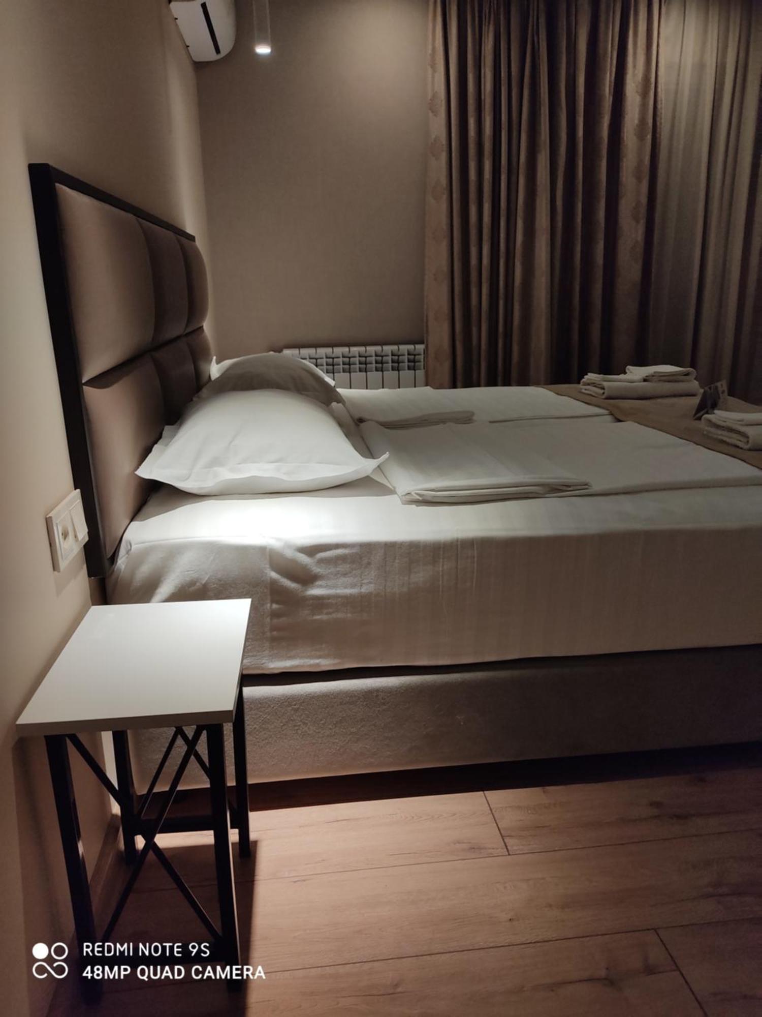 Garden Lounge Hotel エレバン 部屋 写真
