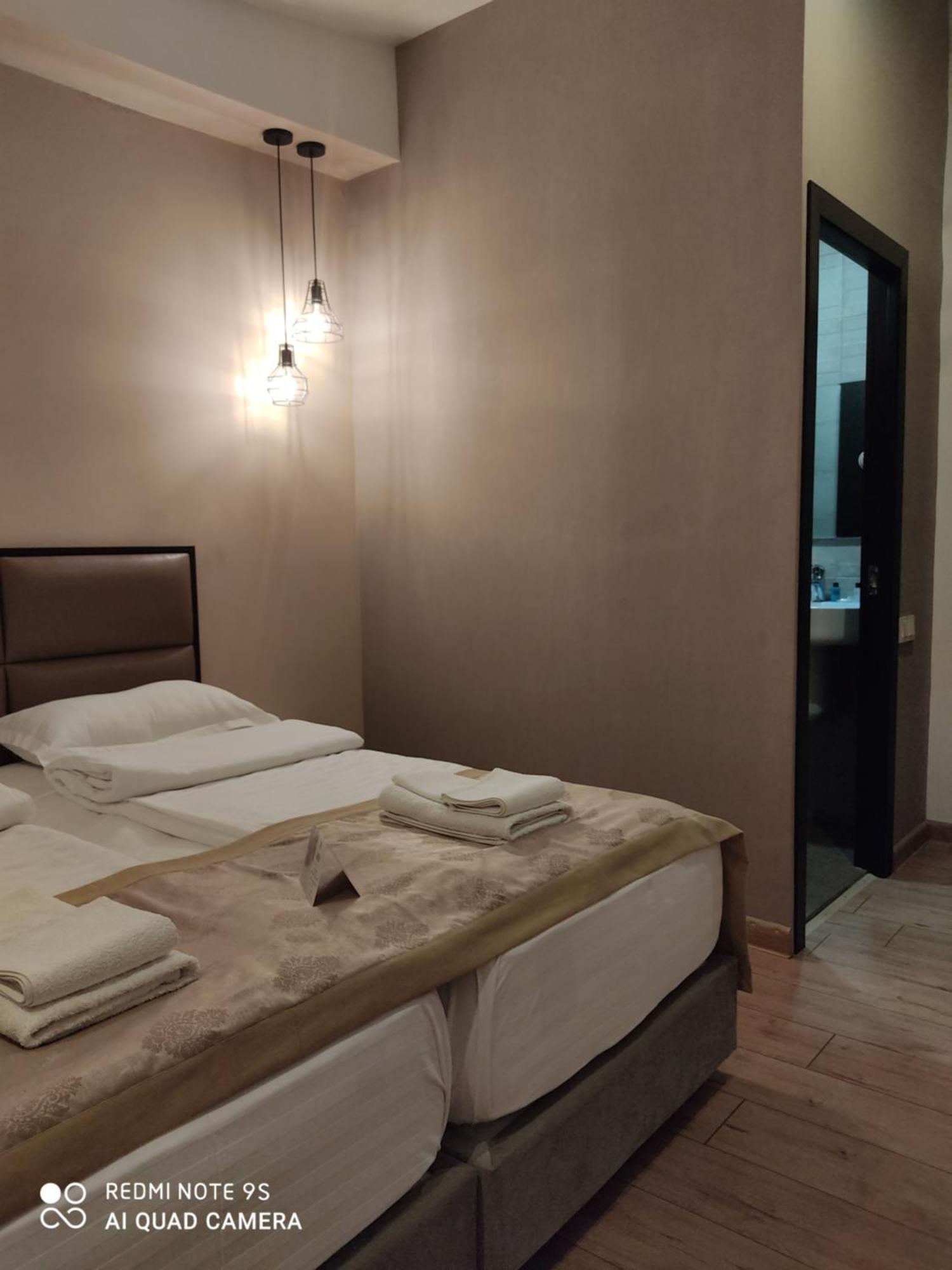 Garden Lounge Hotel エレバン 部屋 写真